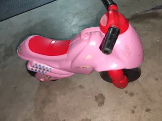 Moto correpasillos rosa Hello Kitty