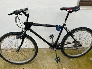 Bicicleta de Montaña Negra
