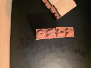 Sellos de madera con letras y números