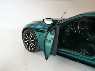 Aston Martin DB11 2018