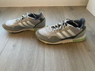 Zapatillas Adidas grises y azules