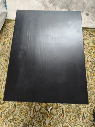 Mesita auxiliar negra Ikea