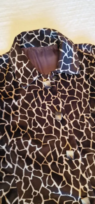 Chaqueta estampada beige y marrón