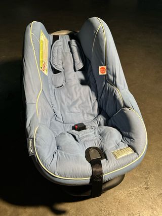 Silla de coche para bebé color azul