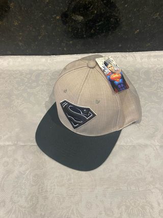 Gorra Superman Beige y Negra