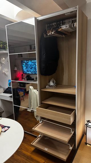 Armario Guarda Ropa, puertas de espejo