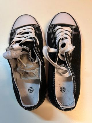 Zapatillas negras tipo Converse Talla 32