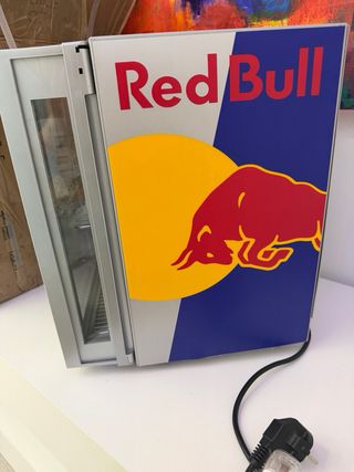 Nevera Red Bull nueva a estrenar
