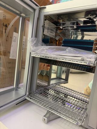 Nevera Red Bull nueva a estrenar