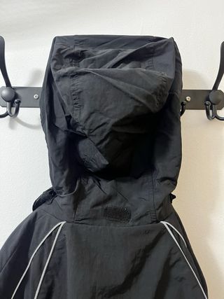 Chaqueta impermeable Pull&Bear negra