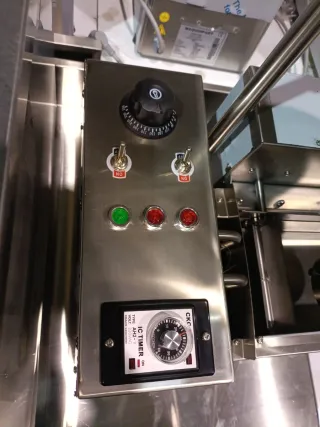 Maquina eléctrica de buñuelos.