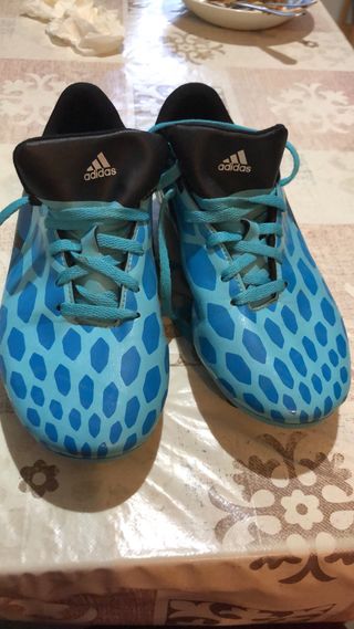 Tacos de fútbol Adidas Predator