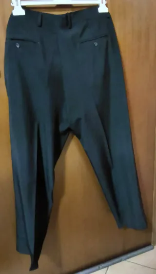 Completo uomo tradizionale nero.