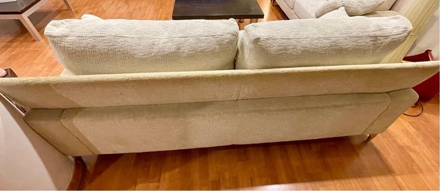 Sofá 3+2 plazas y mesa de regalo  OPORTUNIDAD!!