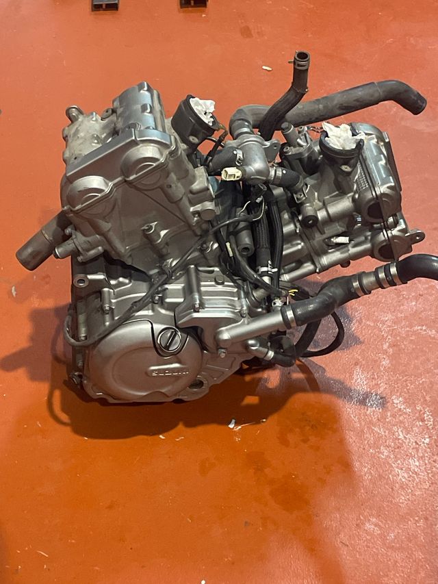 Motor Suzuki Vstrom 650 2012