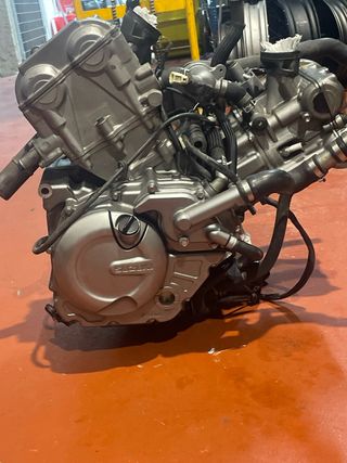 Motor Suzuki Vstrom 650 2012