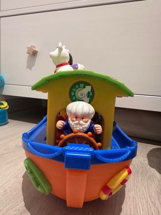 Barco de animales de juguete