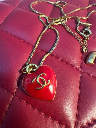 Collar Corazón Chanel CC Reciclado