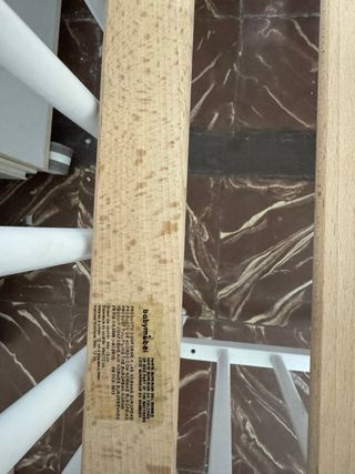 Cuna de madera blanca