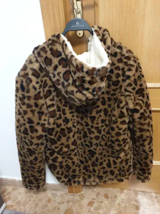 Abrigo reversible Pull&Bear estampado leopardo