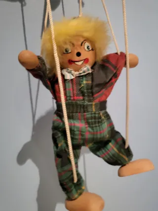 Marionetas antiguas,de madera payasos 20 cm.