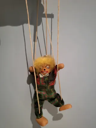 Marionetas antiguas,de madera payasos 20 cm.