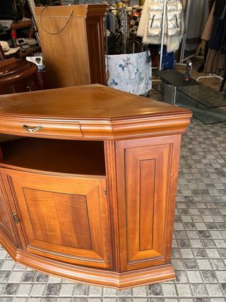 Móvel de Canto Cerejeira com Vitrina