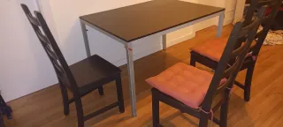 Mesa de comedor de color wenge