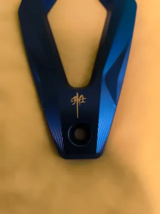 Embellecedor escape Zontes 368g azul