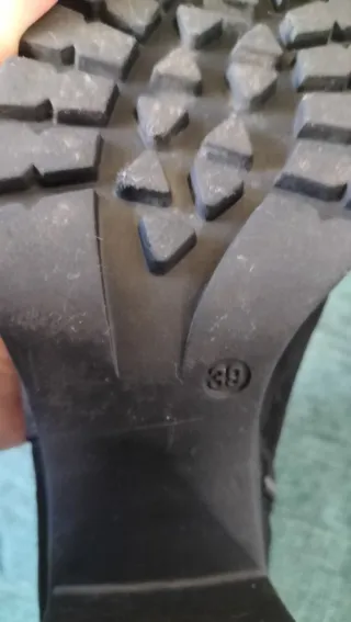 Botines negros de tacón