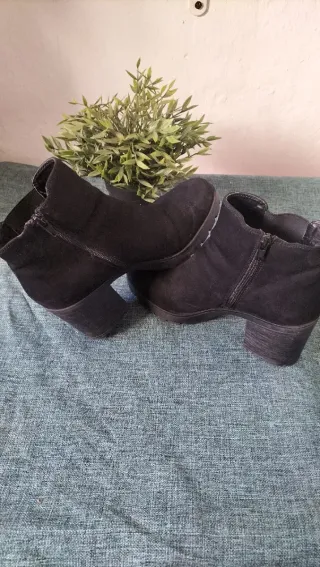 Botines negros de tacón