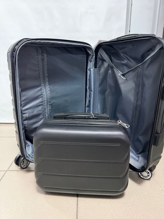 Maleta cabina extensible y neceser nueva
