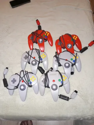 Mandos a 25€ cada uno Nintendo 64