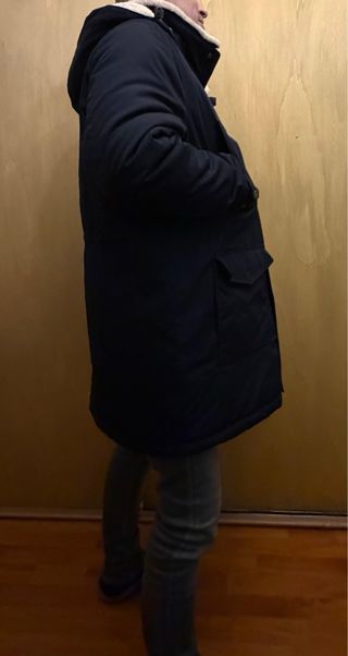 Chaquetón azul marino con capucha