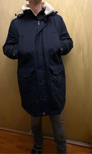 Chaquetón azul marino con capucha