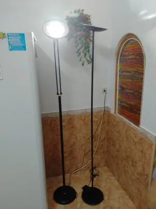 Dos Lámparas de pie una fija y otra movil