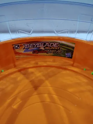 PISTA BEYBLADE BURST NARANJA Y AZUL