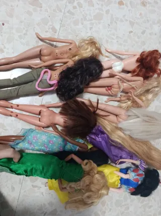Lotto di bambole Barbie e principesse