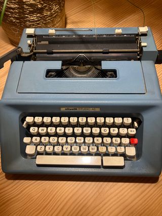Máquina de escribir Olivetti Studio 46