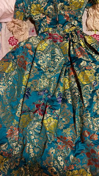 Traje de Fallera con 2 corpiños y zapatos