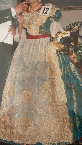 Traje de Fallera con 2 corpiños y zapatos