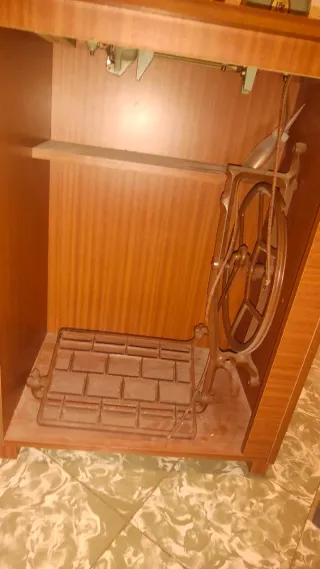 Maquina de coser antigua