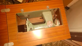 Maquina de coser antigua