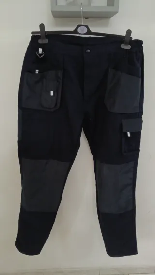 Pantaloni da lavoro neri e grigi