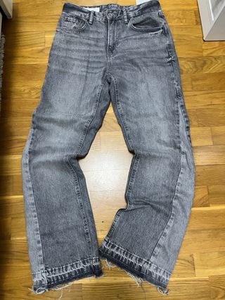 Jeans grises acampanados
