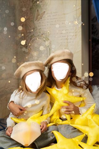 Libro gigante, decorado Navidad 2025.