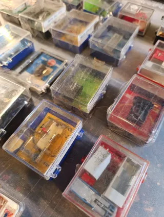 Confezione completa di aghi e capsule per giradischi