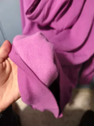 Sudadera Adidas rosa con etiqueta