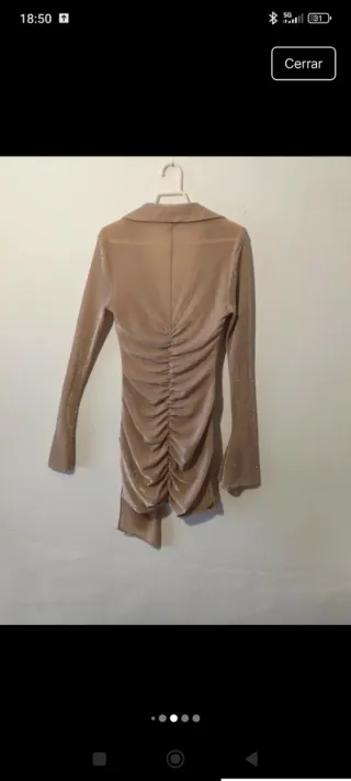 Vestido de fiesta rosa con brillos plateado