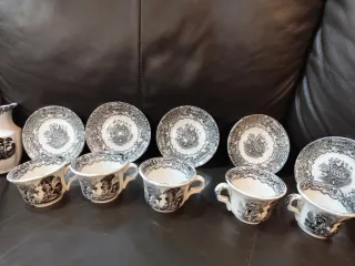 Juego de café 5 tazas y platillos Cartuja Pickman